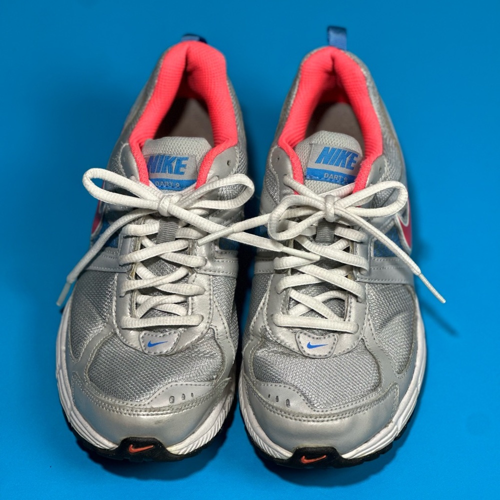 Nike Dart 9 women’s running shoes size 5